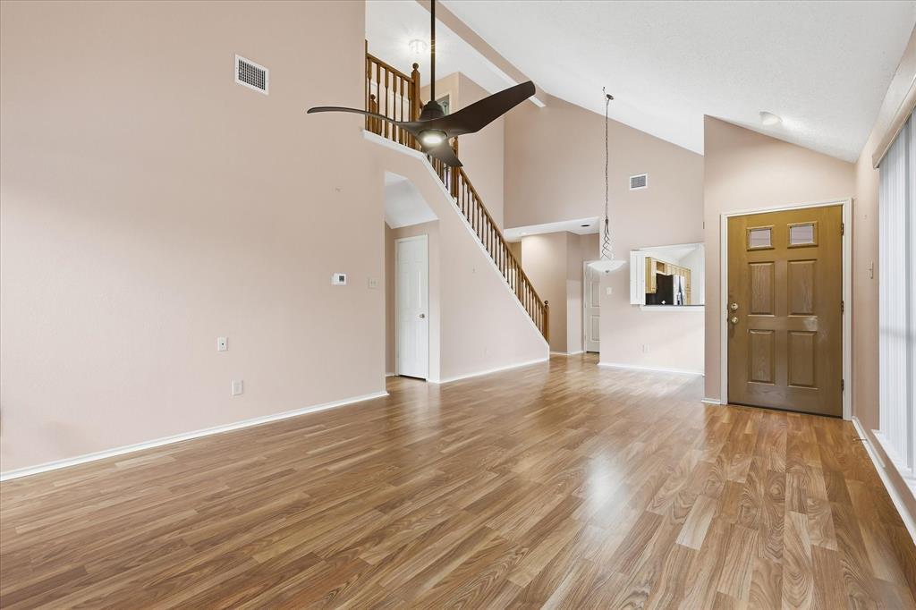5101 Hearthcrest Drive Property Photo 5