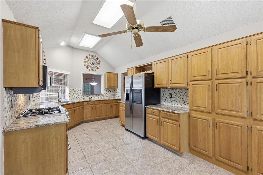 5101 Hearthcrest Drive Property Photo 11