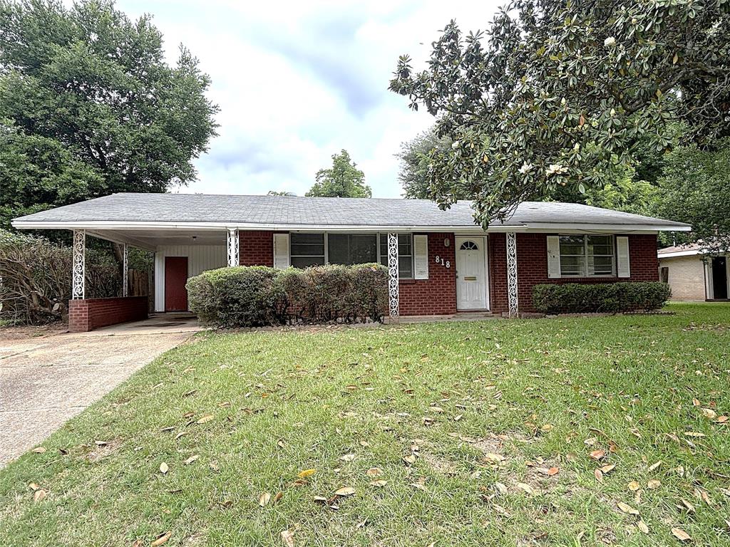818 Martha Lane Property Photo 1