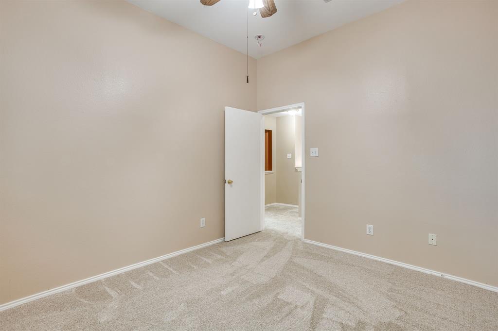 4917 Dougal Avenue Property Photo 28