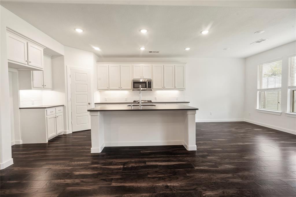 1700 Homestead Way Property Photo 10
