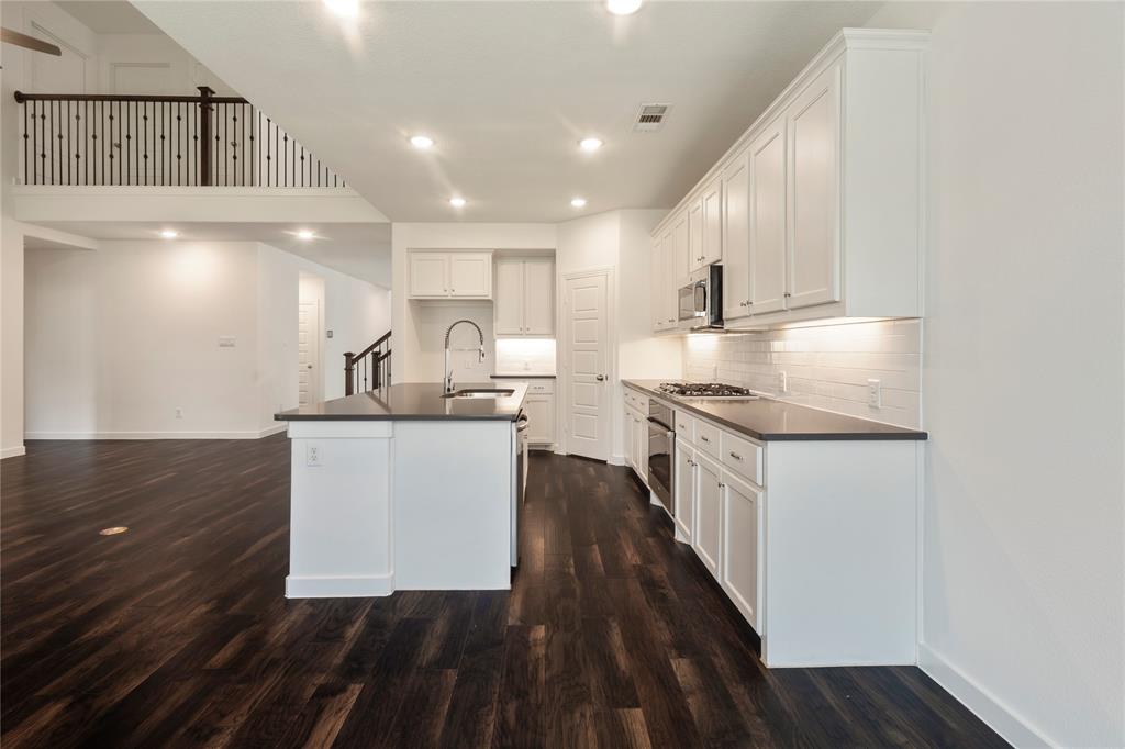 1700 Homestead Way Property Photo 15