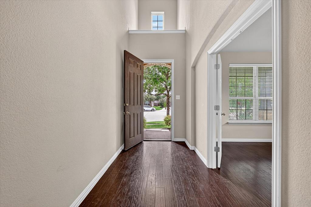 4104 Red Granite Lane Property Photo 4