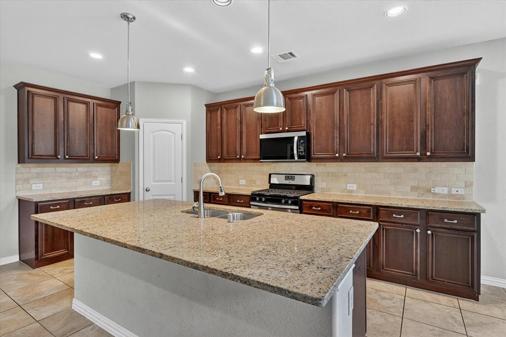 4104 Red Granite Lane Property Photo 8
