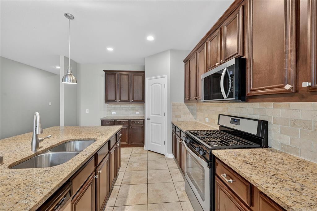 4104 Red Granite Lane Property Photo 10