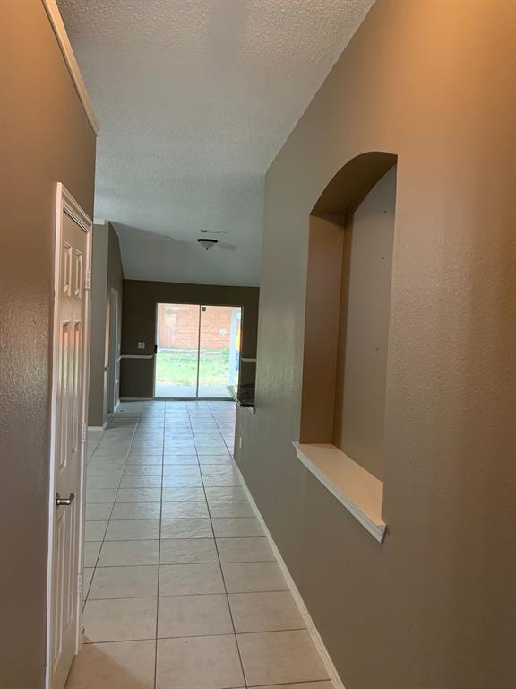 2805 Hawthorne Lane Property Photo 5