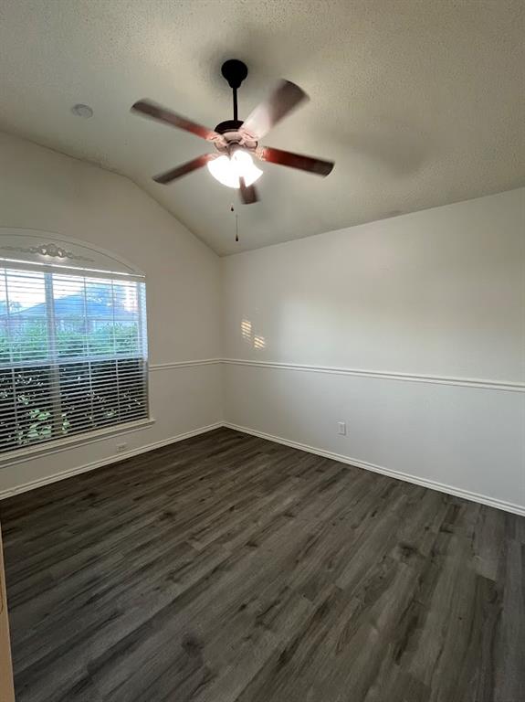 2805 Hawthorne Lane Property Photo 7