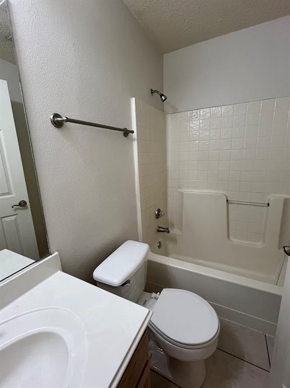 2805 Hawthorne Lane Property Photo 9