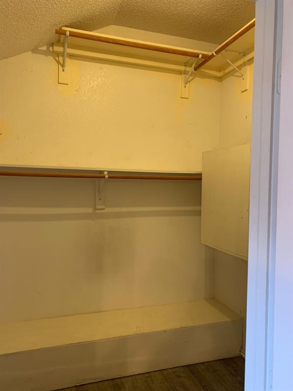 2805 Hawthorne Lane Property Photo 10