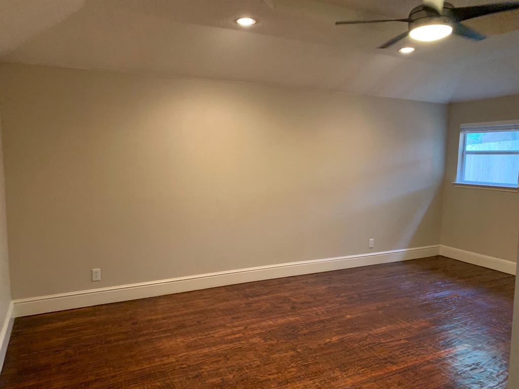 2805 Hawthorne Lane Property Photo 12