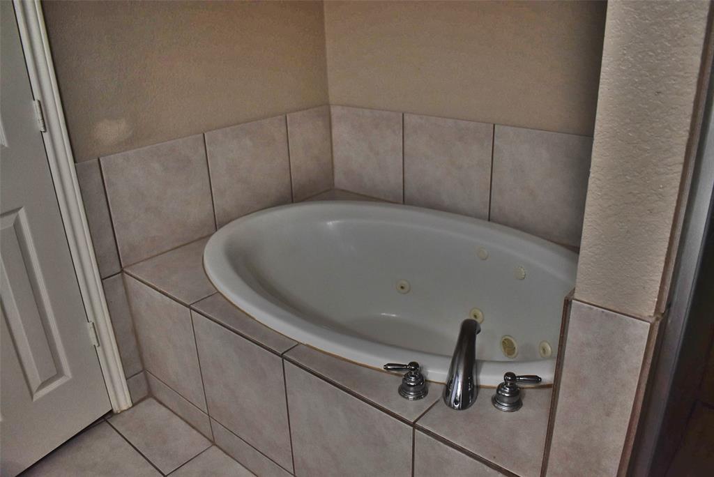 2805 Hawthorne Lane Property Photo 15
