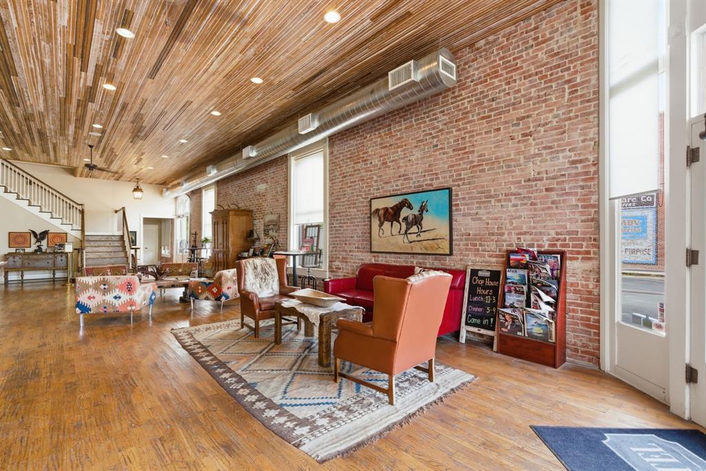 103 S Pecan Street Property Photo 4