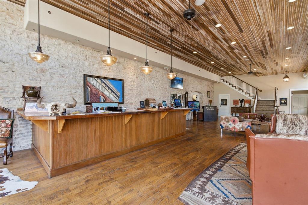 103 S Pecan Street Property Photo 6