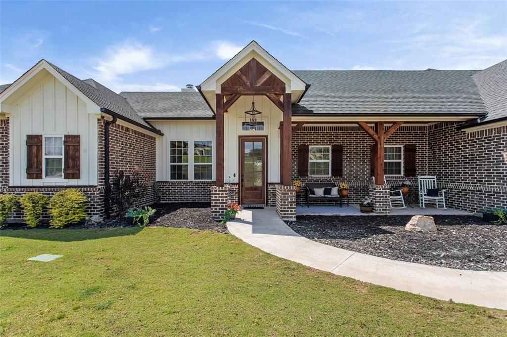 1064 Eagles Bluff Drive Property Photo 1