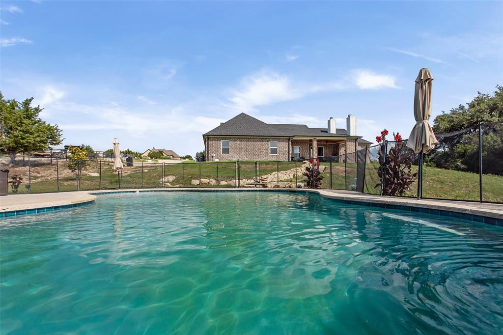 1064 Eagles Bluff Drive Property Photo 6