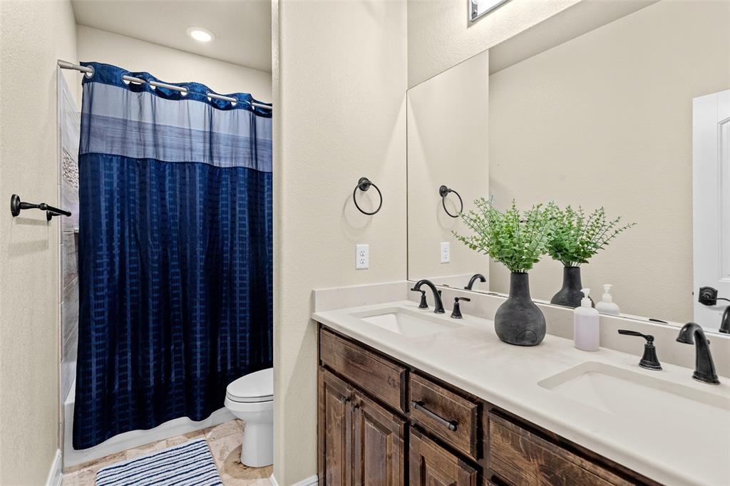 1064 Eagles Bluff Drive Property Photo 30