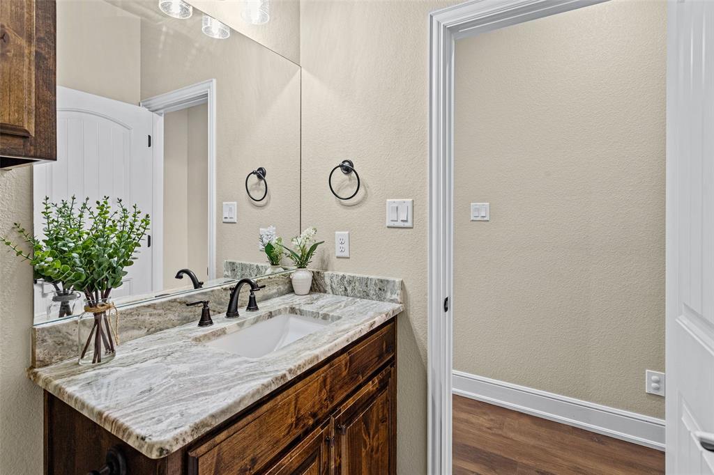 1064 Eagles Bluff Drive Property Photo 34