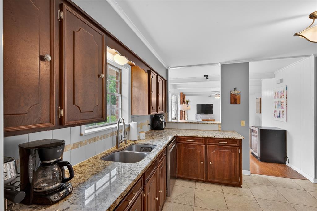 7501 Camelback Drive Property Photo 10
