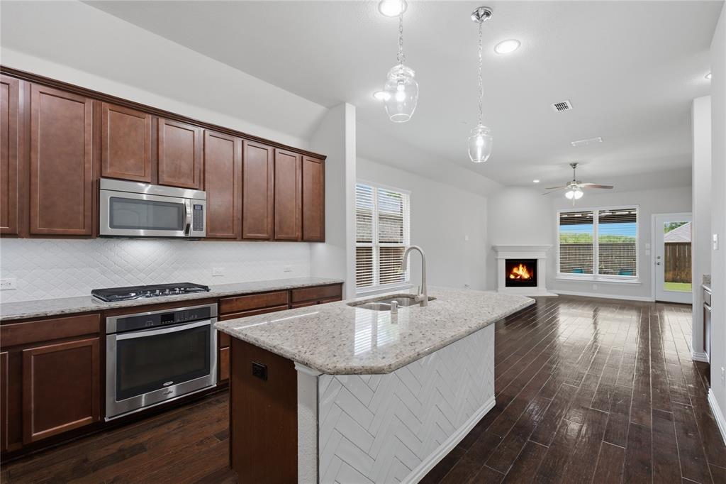 705 Llano Falls Drive Property Photo 8