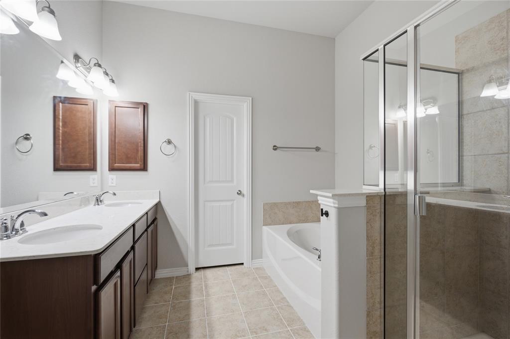 705 Llano Falls Drive Property Photo 12