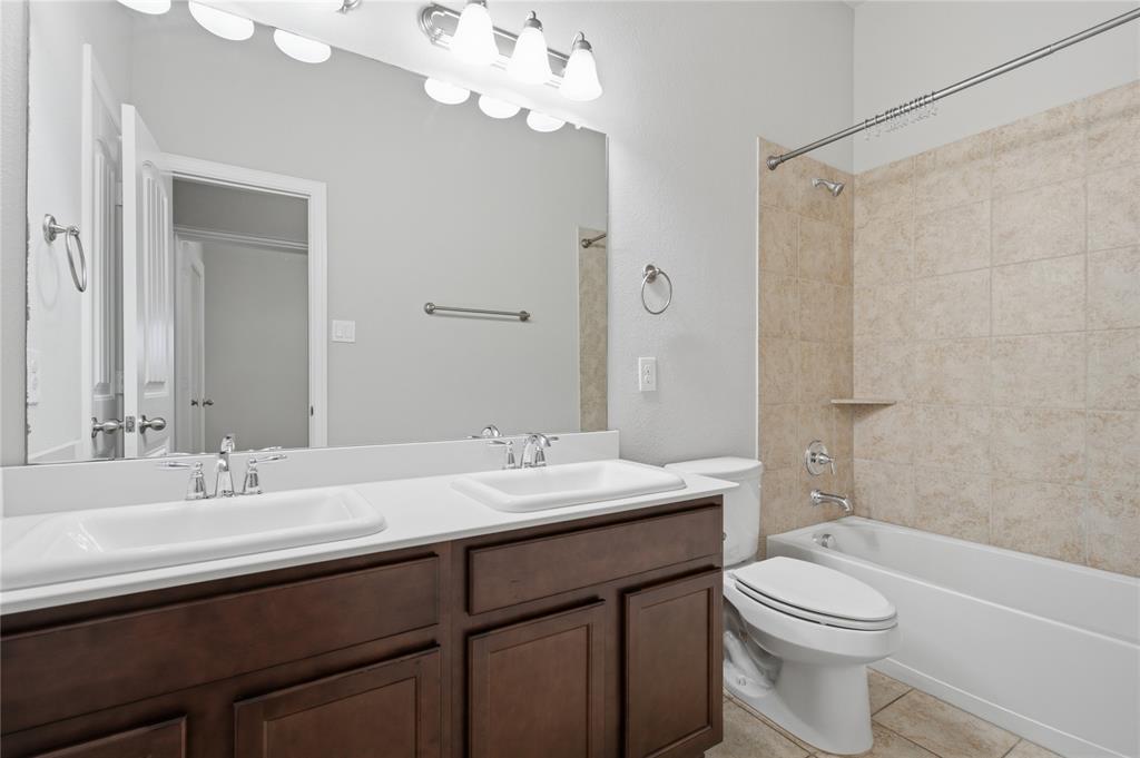705 Llano Falls Drive Property Photo 14