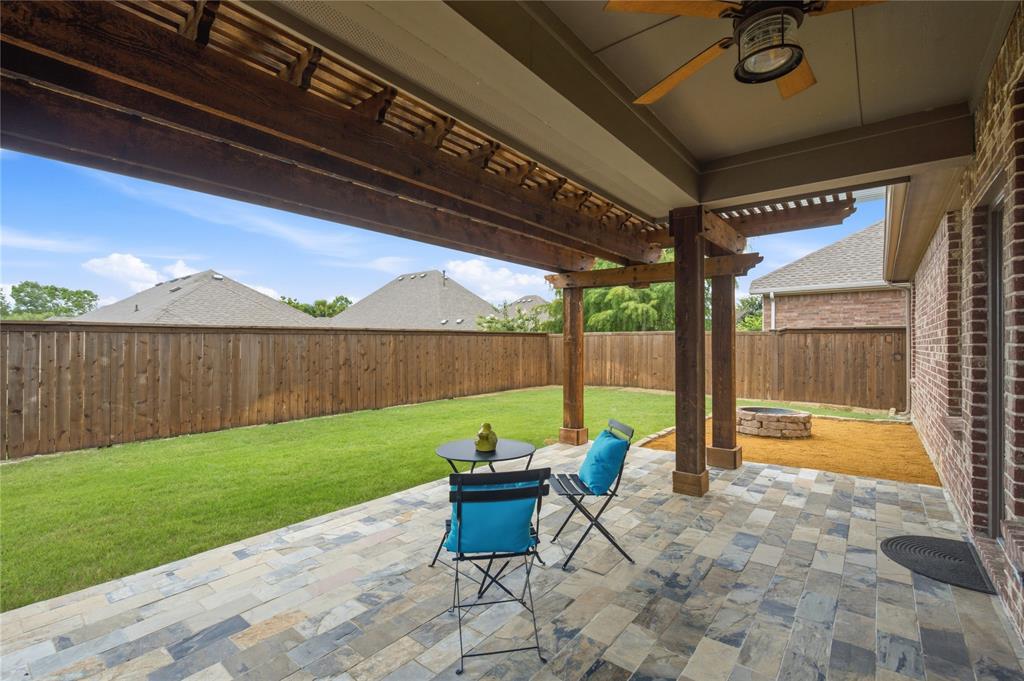 705 Llano Falls Drive Property Photo 17