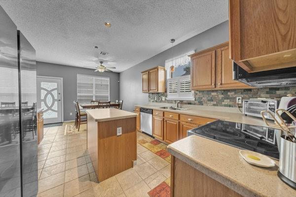 4024 Busch Gardens Drive Property Photo 11