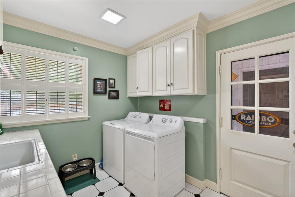 437 Craig Street Property Photo 15