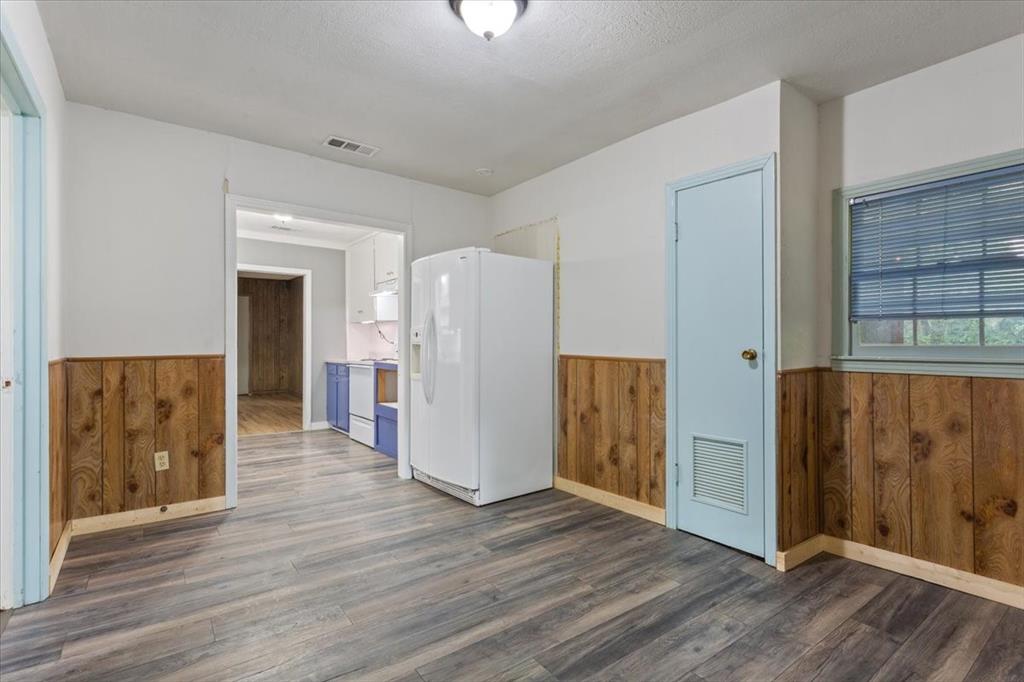 802 Avenue A Property Photo 15