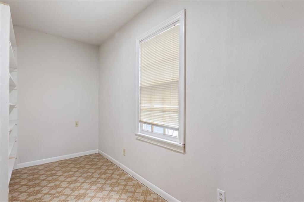 802 Avenue A Property Photo 24