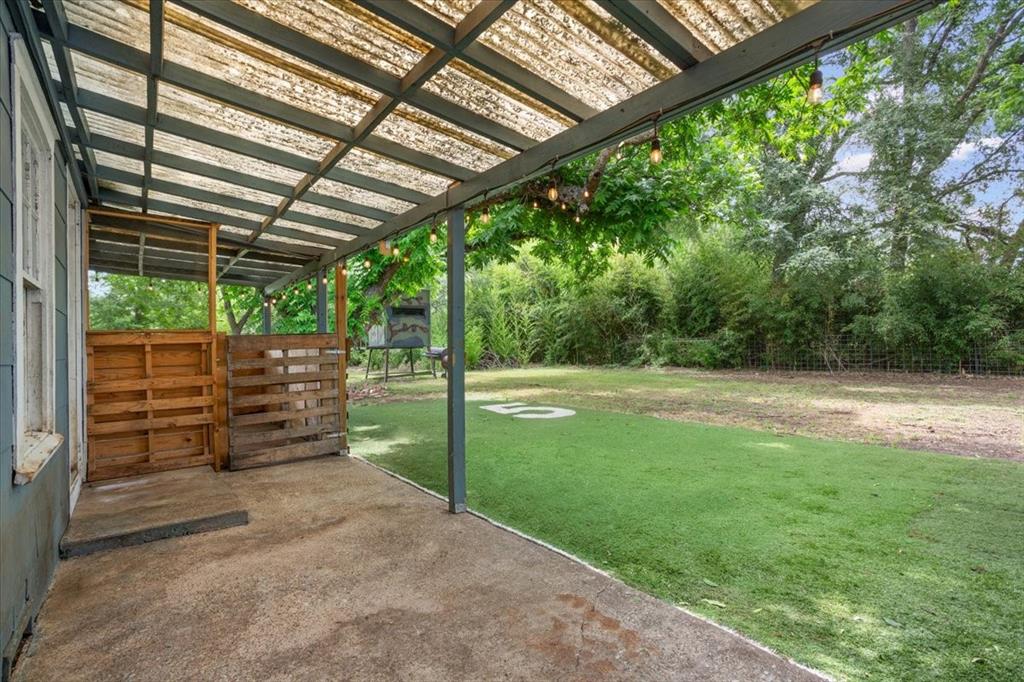 802 Avenue A Property Photo 27