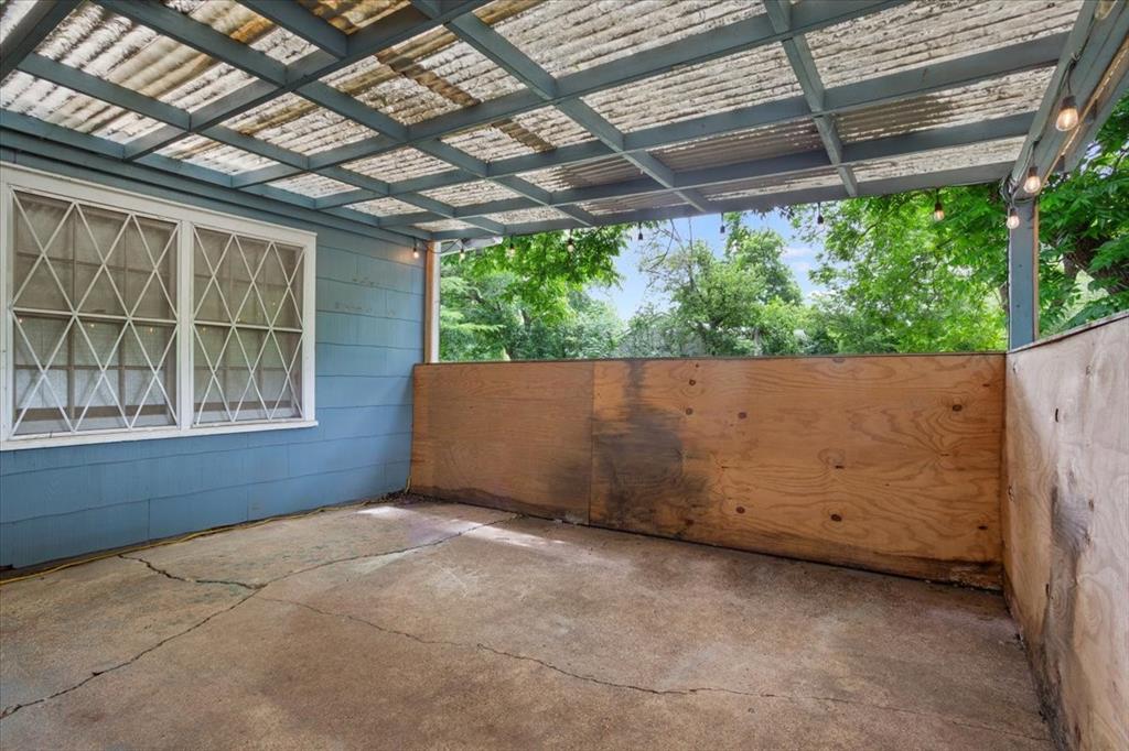 802 Avenue A Property Photo 28