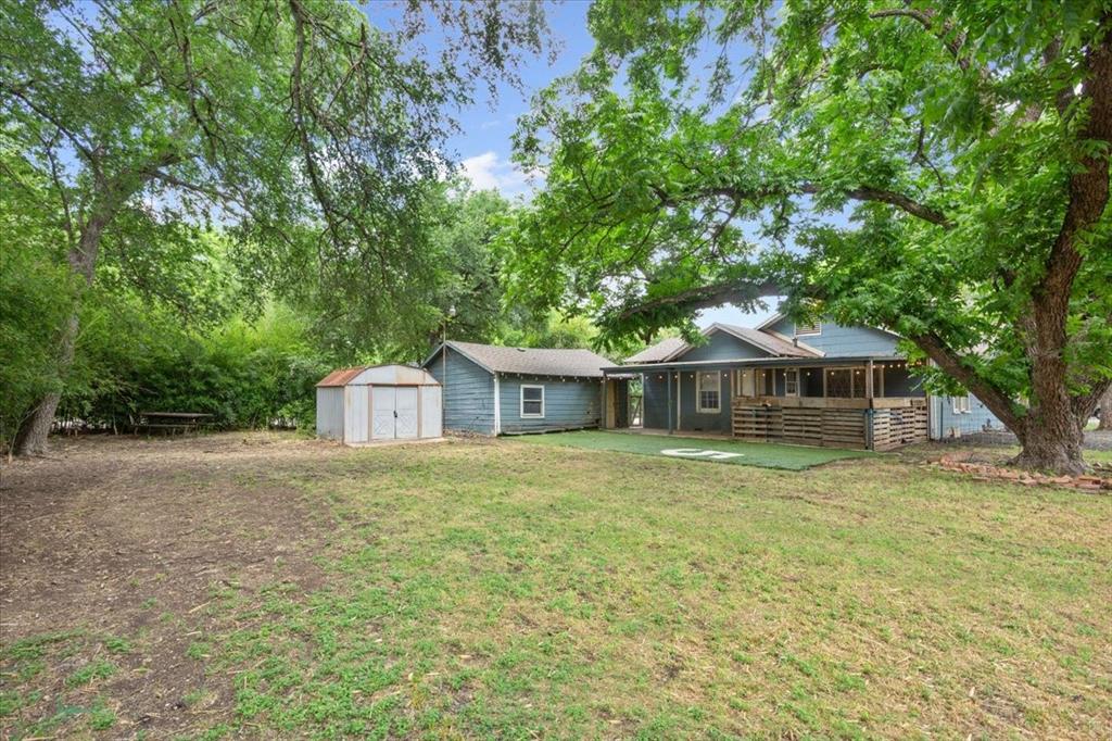 802 Avenue A Property Photo 31