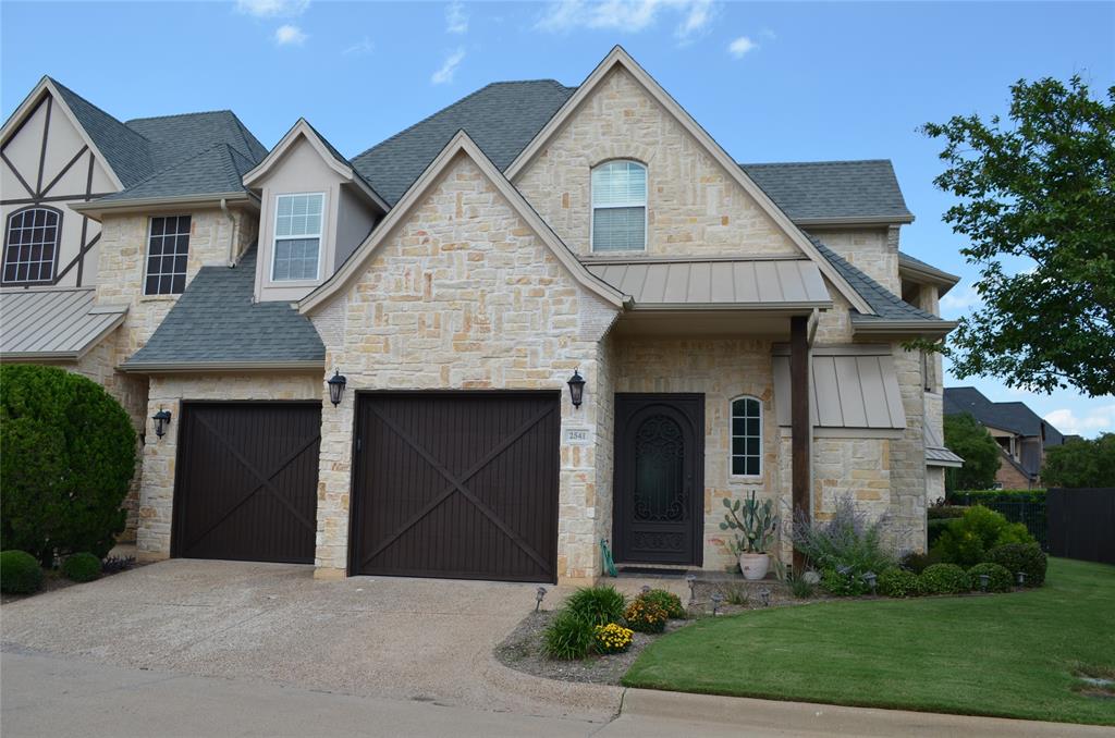 2541 Vineyard Drive Property Photo 4