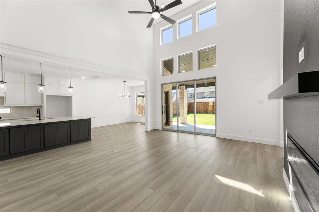15004 Pizarro Court Property Photo 1