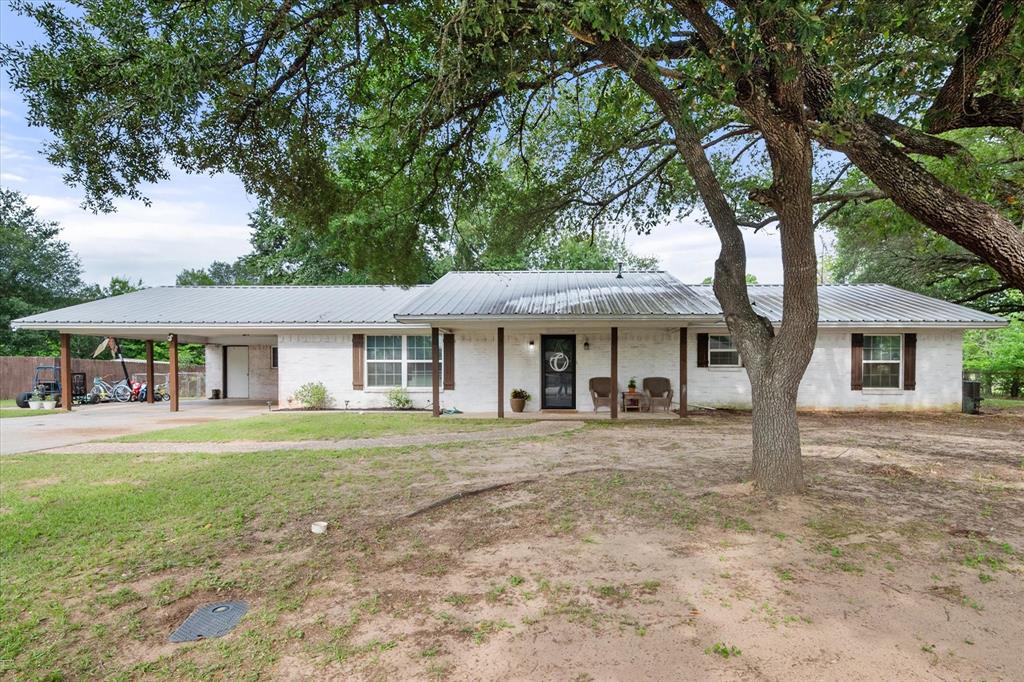 951 Faircrest Drive Property Photo 1