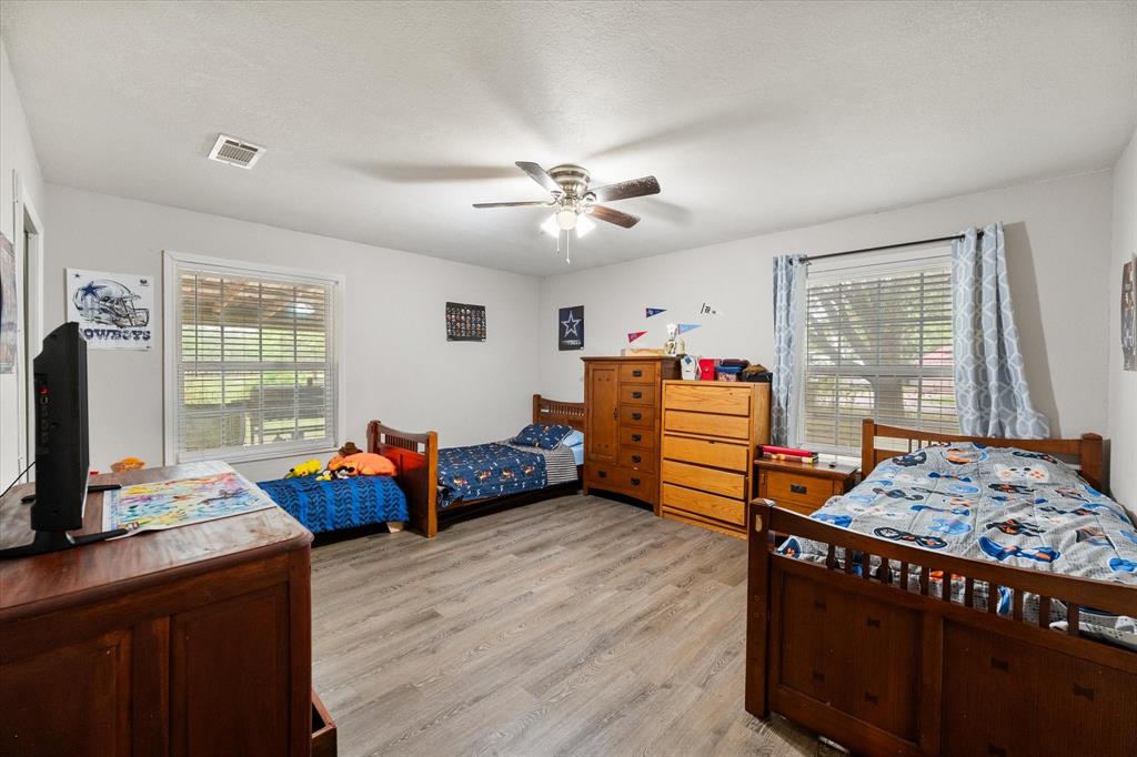 951 Faircrest Drive Property Photo 14
