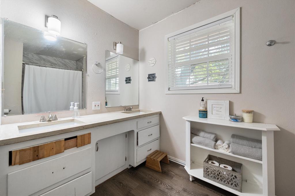 951 Faircrest Drive Property Photo 16