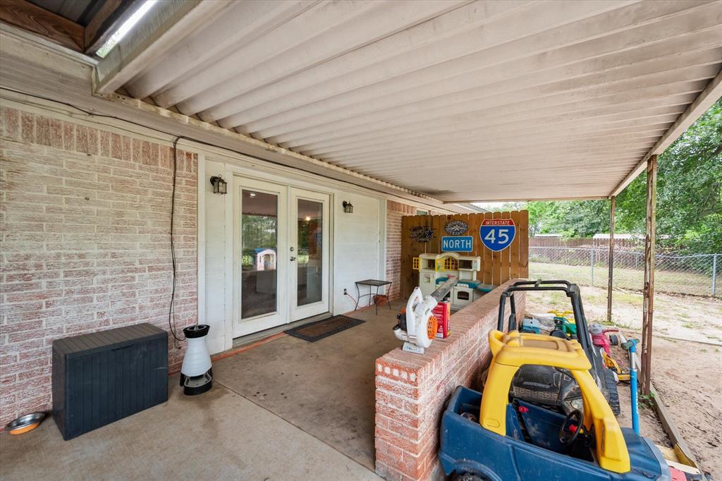 951 Faircrest Drive Property Photo 23