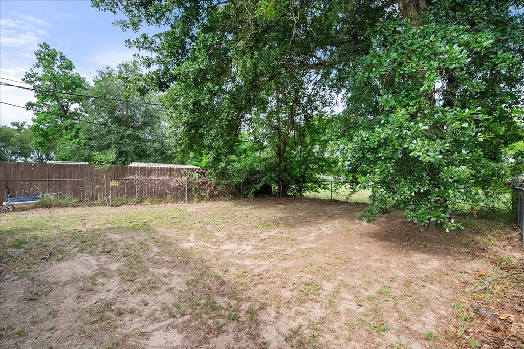 951 Faircrest Drive Property Photo 27