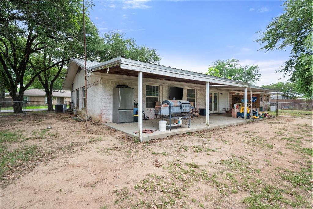 951 Faircrest Drive Property Photo 28