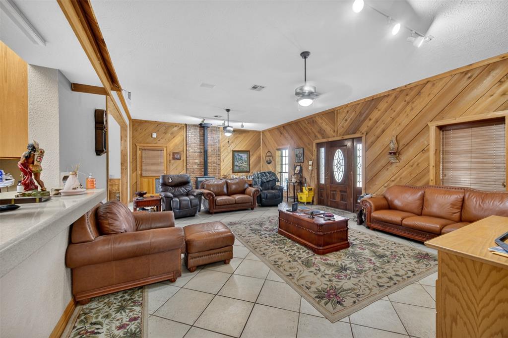 1053 Acr 499 Property Photo 25