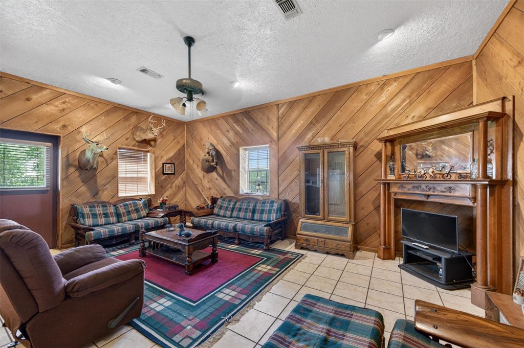 1053 Acr 499 Property Photo 29