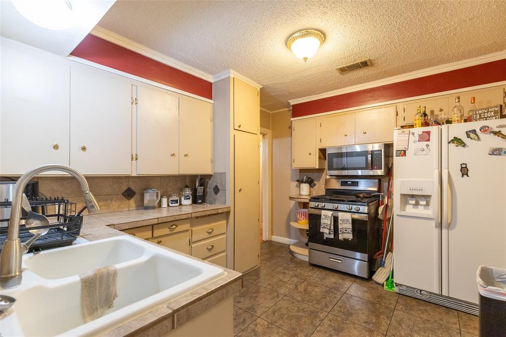 1925 Chestnut Street Property Photo 6