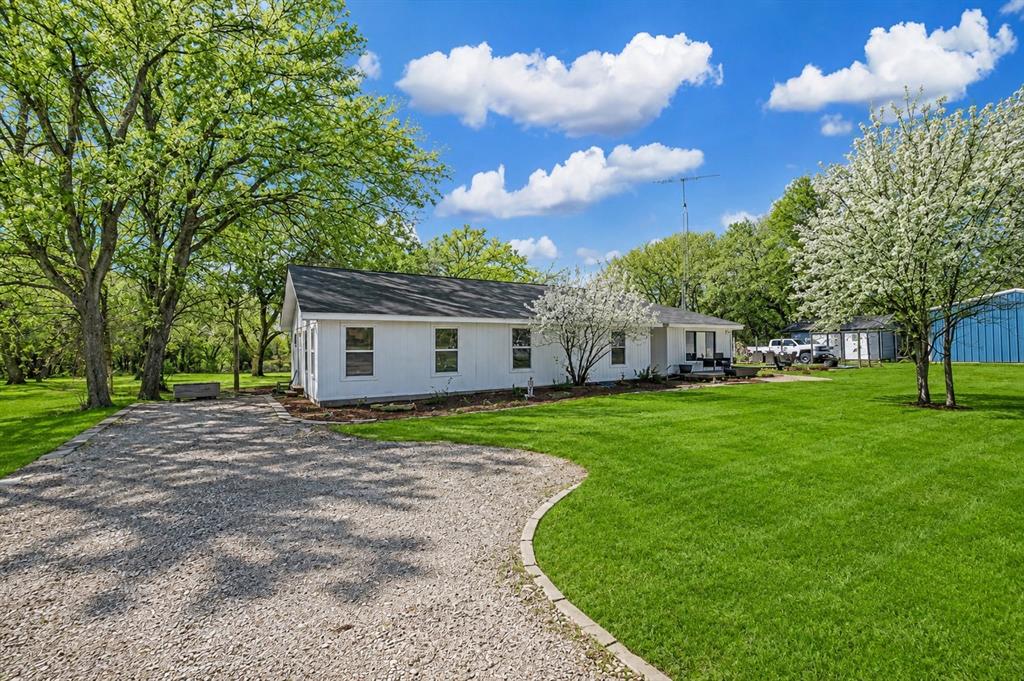 1835 Fort Graham Road Property Photo 2
