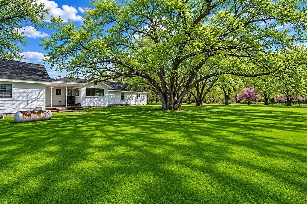 1835 Fort Graham Road Property Photo 3