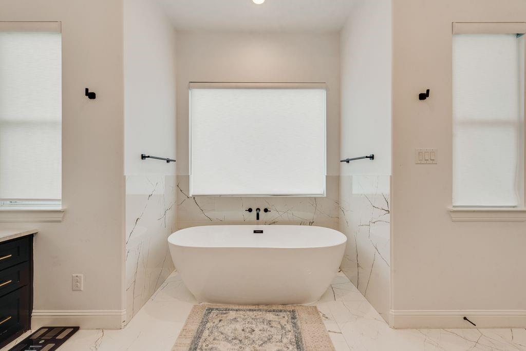 12408 Bella Pace Drive Property Photo 20