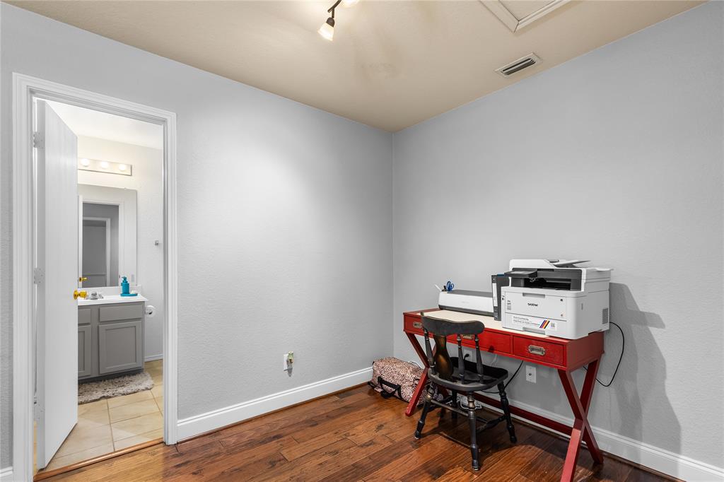 1908 Ridgecrest Lane Property Photo 24