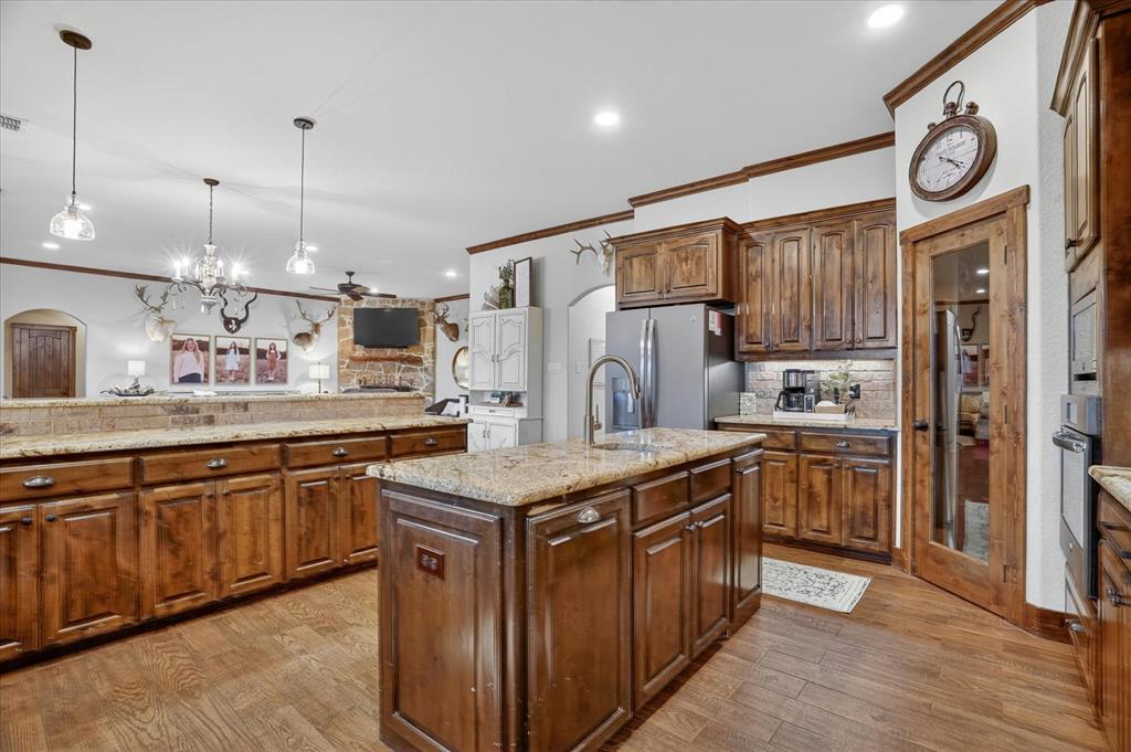 19001 N County Line Road Property Photo 15