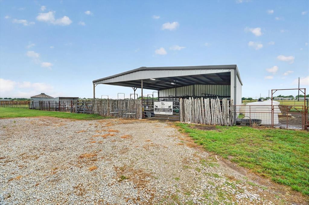 19001 N County Line Road Property Photo 35